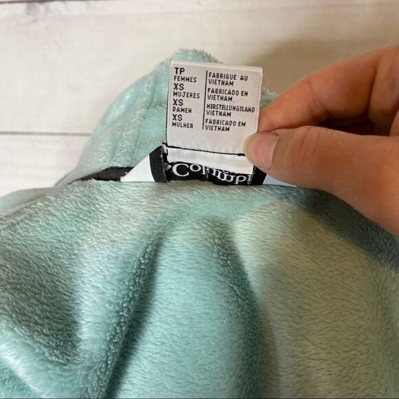 Columbia mint green velour XS long sleeve hoodie - Picture 8 of 9